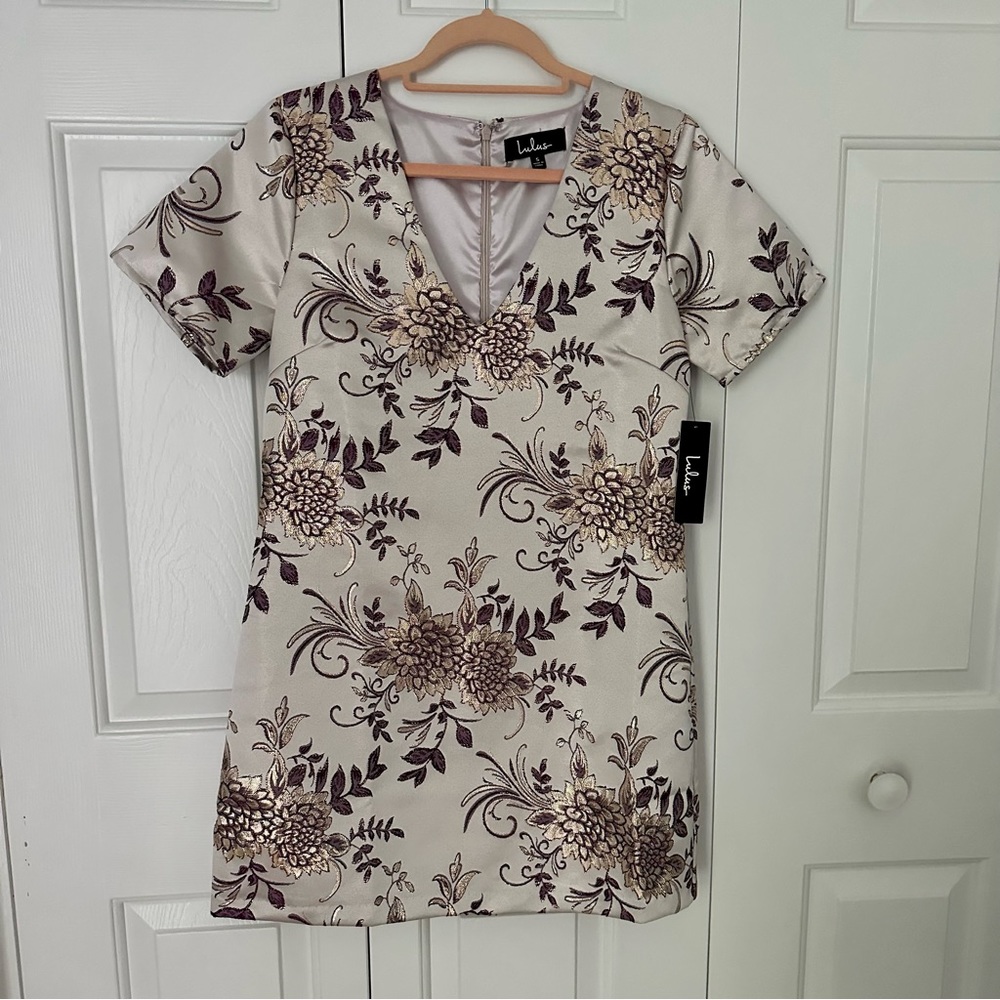 Lulus Jacquard Metallic Floral V-neck Dress - Lavender (S). NWT!